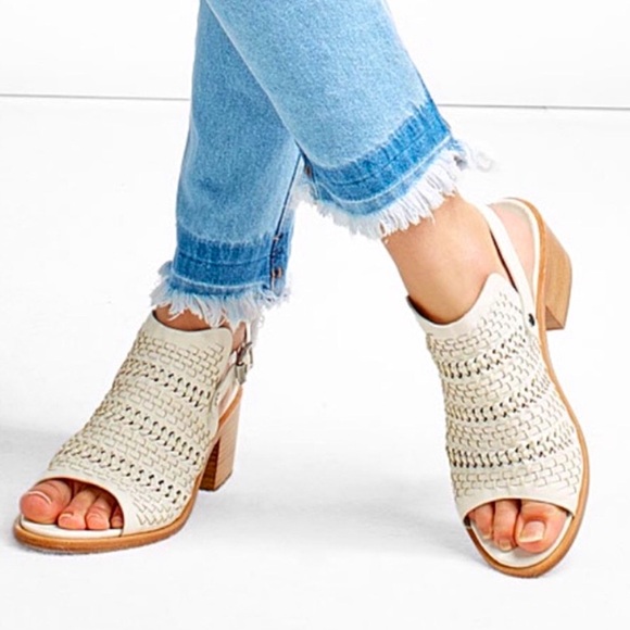 Rag & Bone Wyatt Mid Heel Ivory Woven Open Toe size 6 $495 - Picture 2 of 2